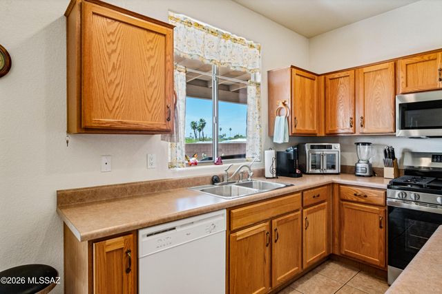 2658 S Desert Cavern Place, Tucson, AZ 85730