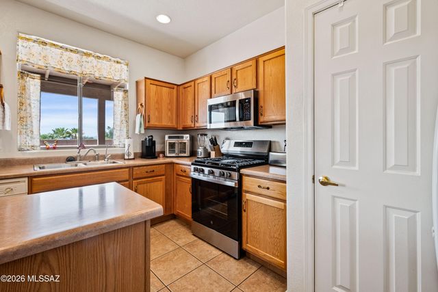 2658 S Desert Cavern Place, Tucson, AZ 85730