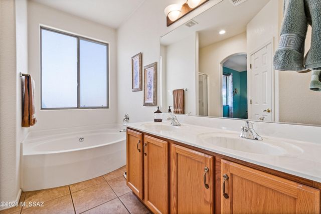 2658 S Desert Cavern Place, Tucson, AZ 85730