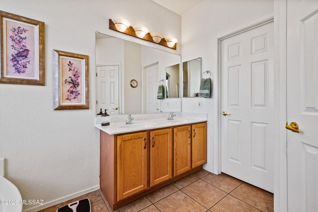 2658 S Desert Cavern Place, Tucson, AZ 85730