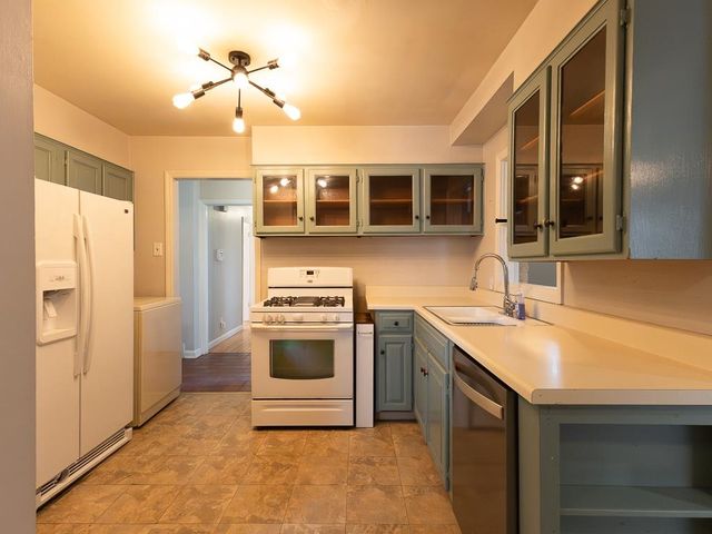 1089 IVY RD, Memphis, TN 38117