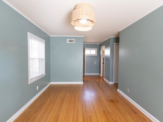 1089 IVY RD, Memphis, TN 38117