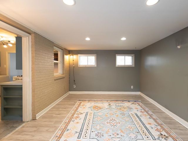 1089 IVY RD, Memphis, TN 38117