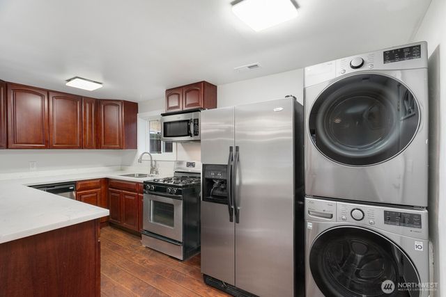 3513 NE 6th Place, Renton, WA 98056