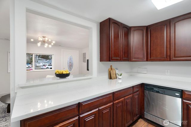 3513 NE 6th Place, Renton, WA 98056