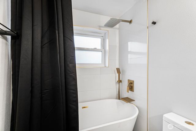 3513 NE 6th Place, Renton, WA 98056