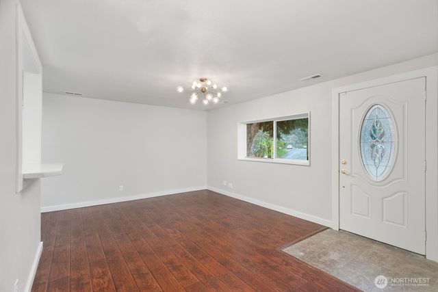 3513 NE 6th Place, Renton, WA 98056