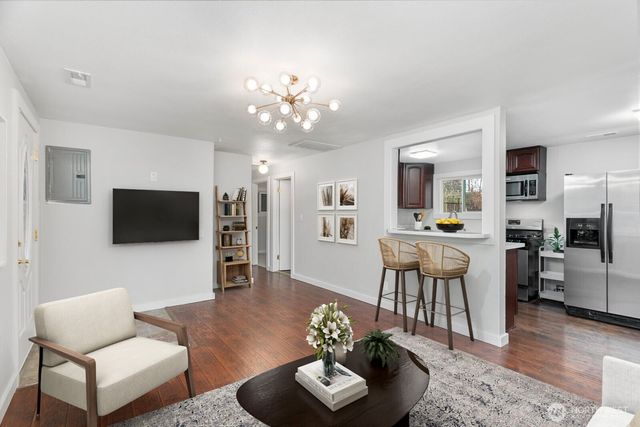 3513 NE 6th Place, Renton, WA 98056