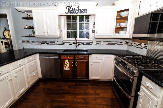 8314 Mill Pointe Court, Goodrich Village, MI 48438