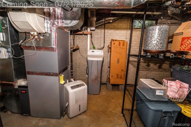 8314 Mill Pointe Court, Goodrich Village, MI 48438