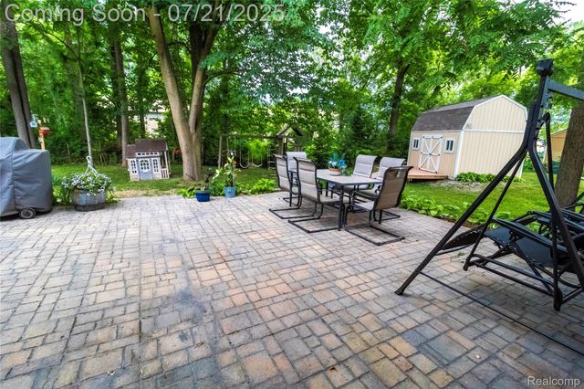 8314 Mill Pointe Court, Goodrich Village, MI 48438