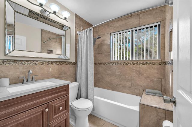 10547 NW 10th St C-128, Plantation, FL 33322