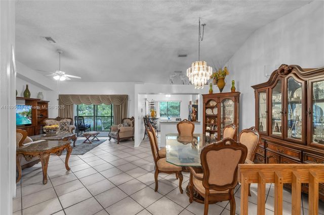 10547 NW 10th St C-128, Plantation, FL 33322