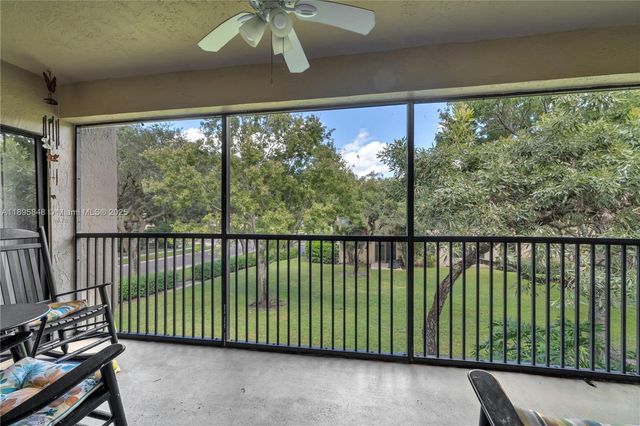 10547 NW 10th St C-128, Plantation, FL 33322