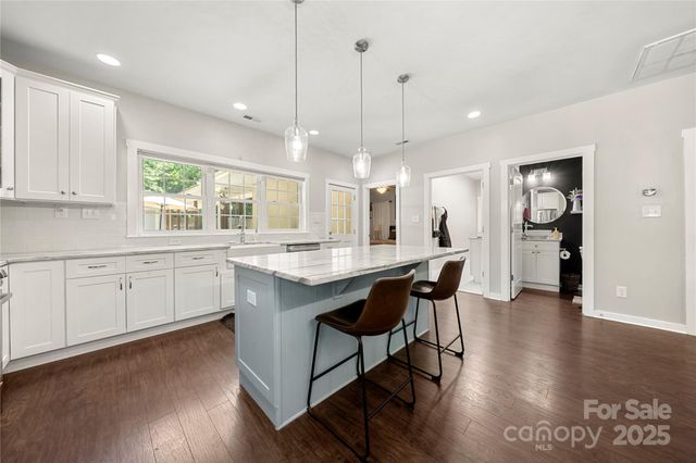2717 Arnold Drive, Charlotte, NC 28205