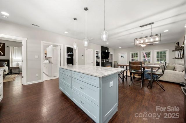 2717 Arnold Drive, Charlotte, NC 28205