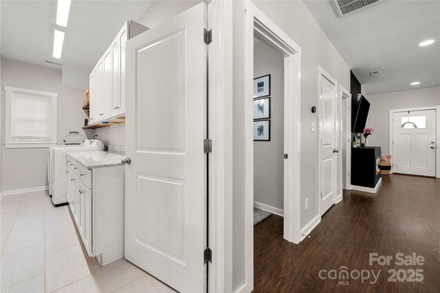 2717 Arnold Drive, Charlotte, NC 28205