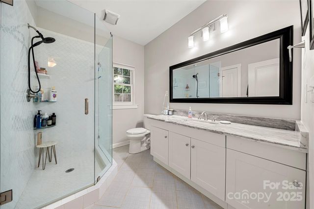 2717 Arnold Drive, Charlotte, NC 28205