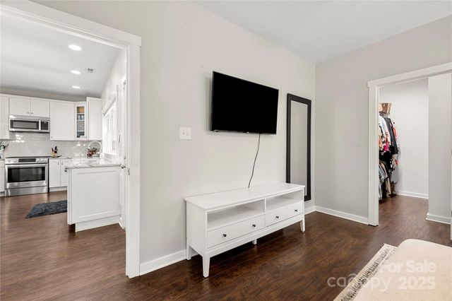 2717 Arnold Drive, Charlotte, NC 28205