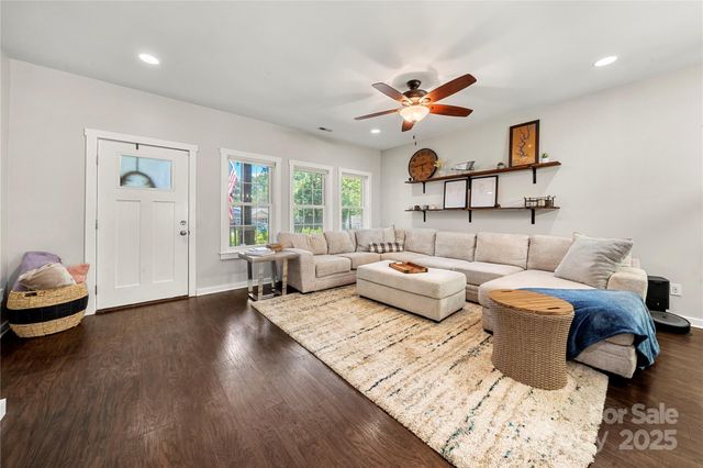 2717 Arnold Drive, Charlotte, NC 28205
