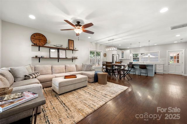 2717 Arnold Drive, Charlotte, NC 28205