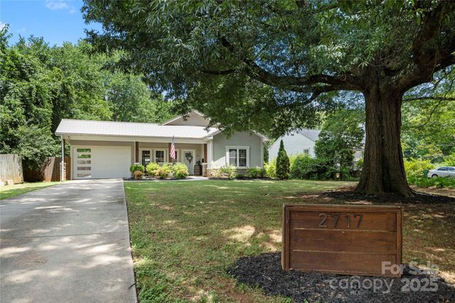 2717 Arnold Drive, Charlotte, NC 28205