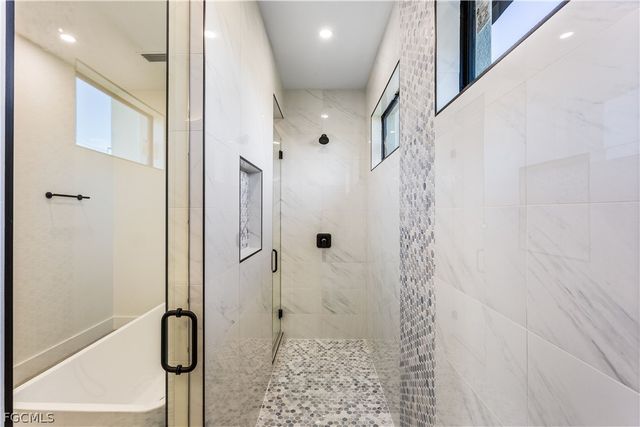 3318 NE 13th PL, Cape Coral, FL 33909