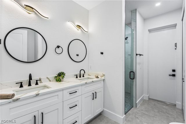 3318 NE 13th PL, Cape Coral, FL 33909