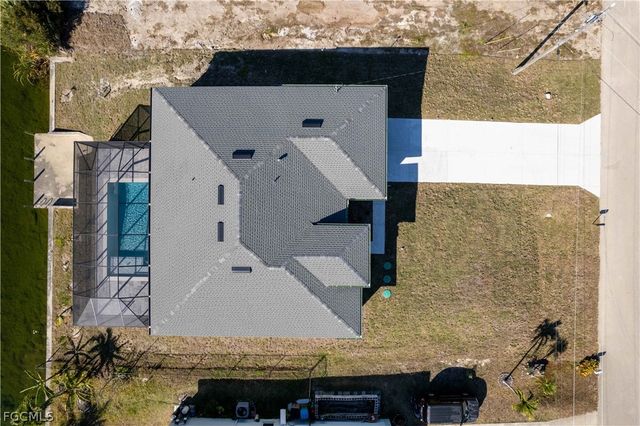 3318 NE 13th PL, Cape Coral, FL 33909