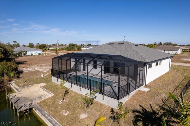 3318 NE 13th PL, Cape Coral, FL 33909