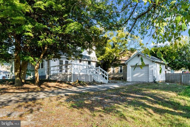 2038 NAAMANS CREEK RD, Upper Chichester, PA 19061