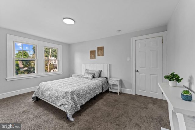 2038 NAAMANS CREEK RD, Upper Chichester, PA 19061