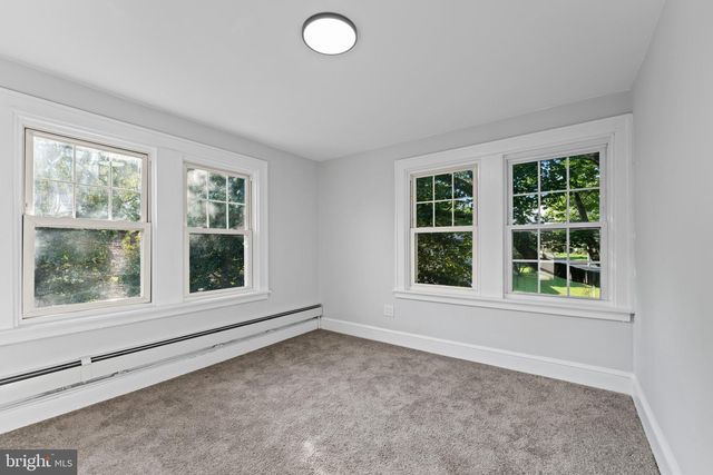 2038 NAAMANS CREEK RD, Upper Chichester, PA 19061