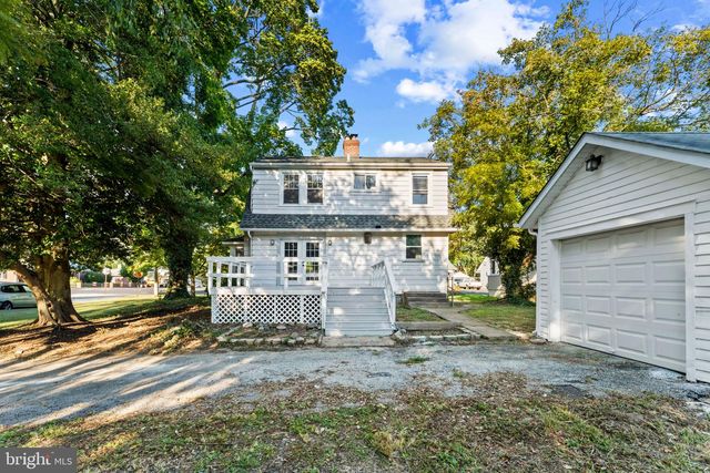 2038 NAAMANS CREEK RD, Upper Chichester, PA 19061