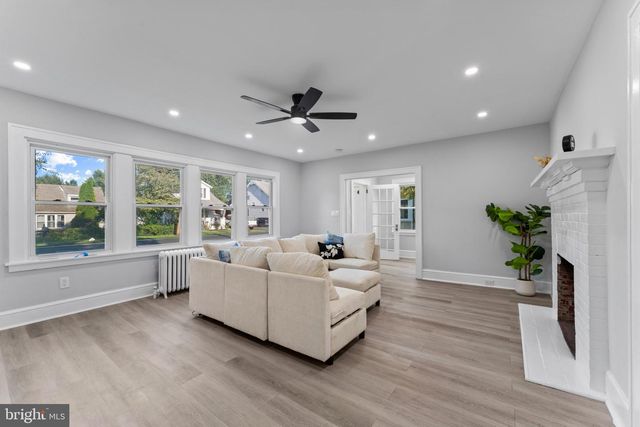 2038 NAAMANS CREEK RD, Upper Chichester, PA 19061