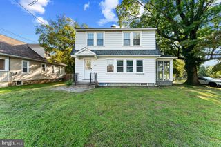 2038 NAAMANS CREEK RD, Upper Chichester, PA 19061