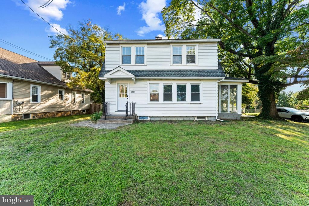2038 NAAMANS CREEK RD, Upper Chichester, PA 19061