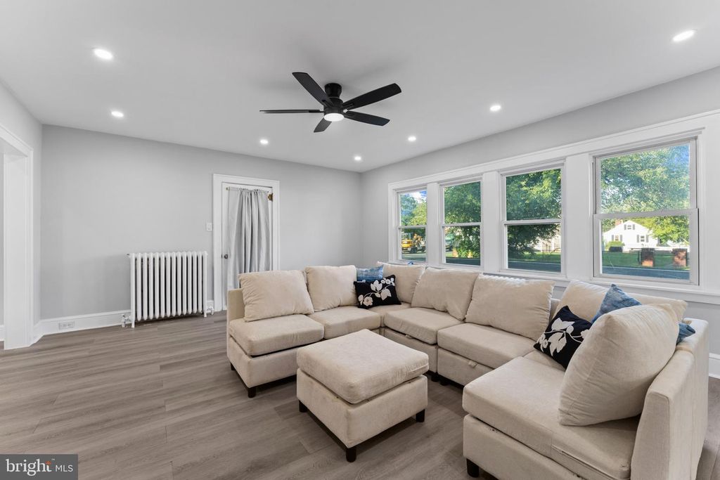 2038 NAAMANS CREEK RD, UPPER CHICHESTER, PA 19061 — photo 5