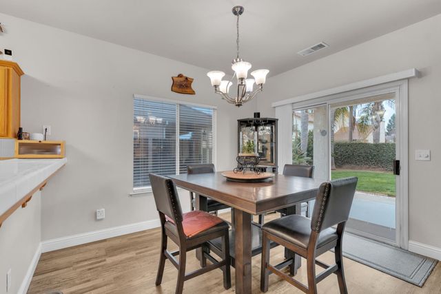 2949 E Palisade Dr, Fresno, CA 93720