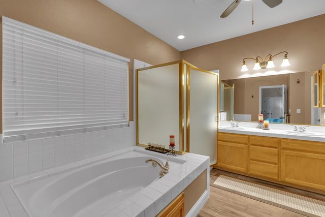 2949 E Palisade Dr, Fresno, CA 93720