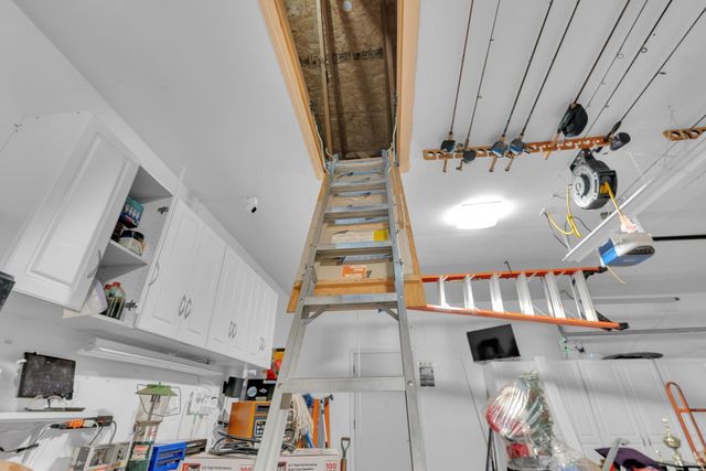 2949 E Palisade Dr, Fresno, CA 93720