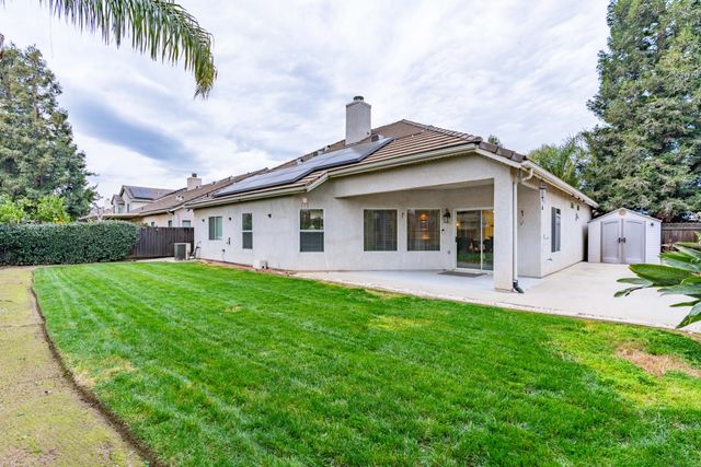 2949 E Palisade Dr, Fresno, CA 93720