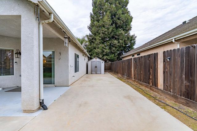 2949 E Palisade Dr, Fresno, CA 93720