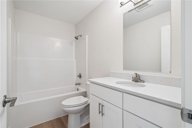 6870 Cabbage Patch Lane, Cedar Rapids, IA 52403