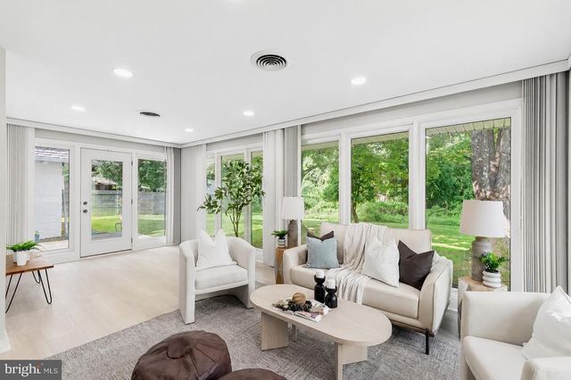 7900 IVY LN, Pikesville, MD 21208