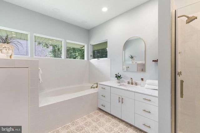 7900 IVY LN, Pikesville, MD 21208