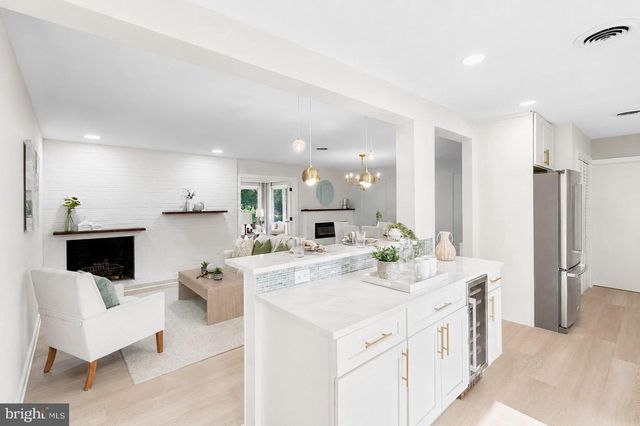 7900 IVY LN, Pikesville, MD 21208