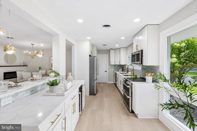 7900 IVY LN, Pikesville, MD 21208