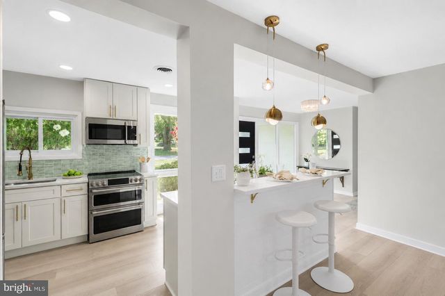 7900 IVY LN, Pikesville, MD 21208