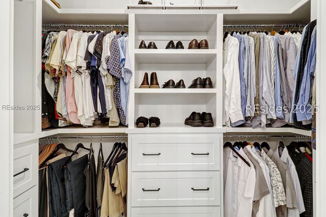 61 Winding Oak Dr, Okatie, SC 29909